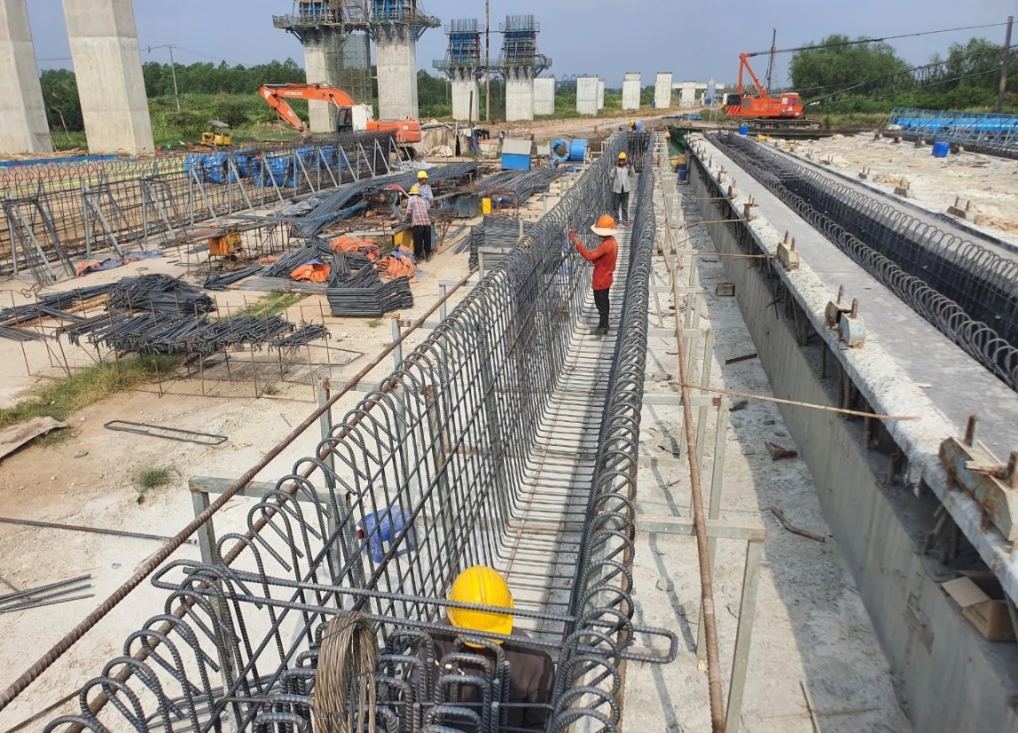 Trước thềm giao thừa, cầu Nhơn Trạch nối TP.HCM - Đồng Nai vẫn rầm rập thi công- Ảnh 4.